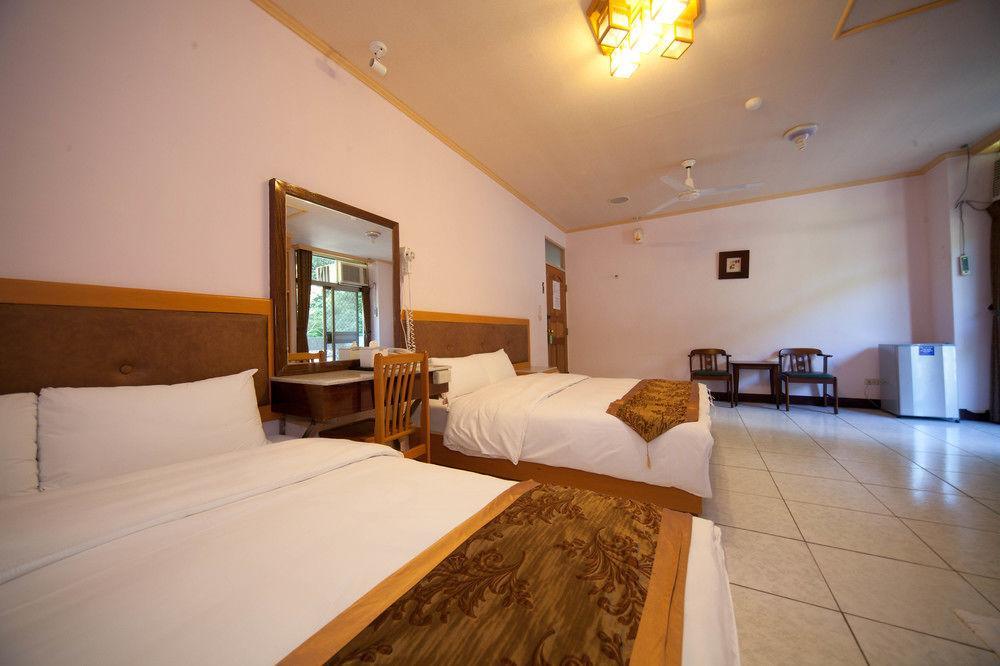 An Tong Hot Spring Hotel Юли Екстериор снимка