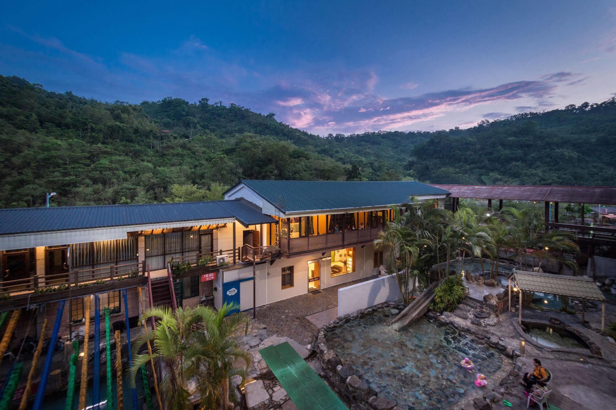 An Tong Hot Spring Hotel Юли Екстериор снимка